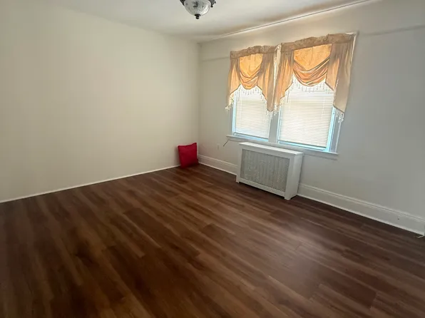 10935 96th St, Ozone Park, NY