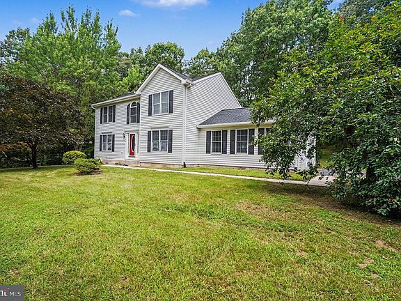 3rd image of 146 Nicholas Dr