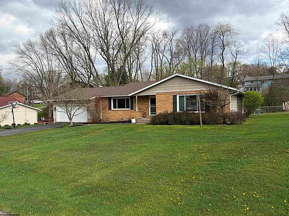 3rd image of 15 Meadow Brooke Dr