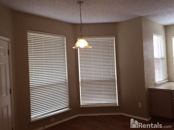 4th image of 5919 Vista Park Ln