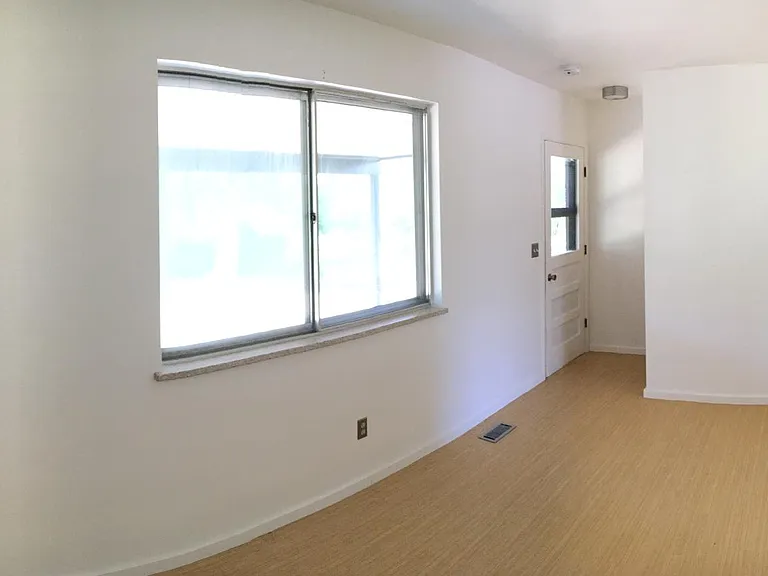 3495 Darley Ave — Photo 8