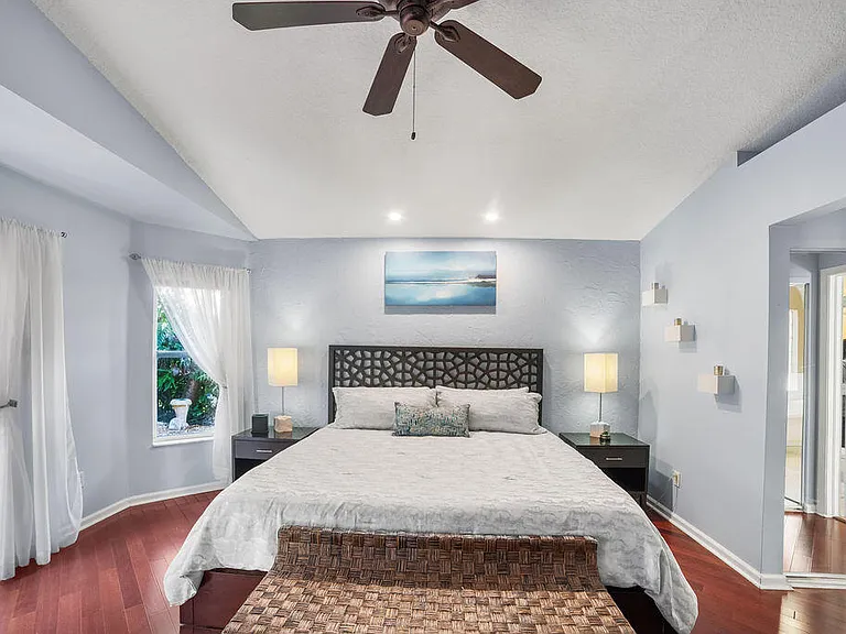 1256 Lake Breeze Dr — Photo 16