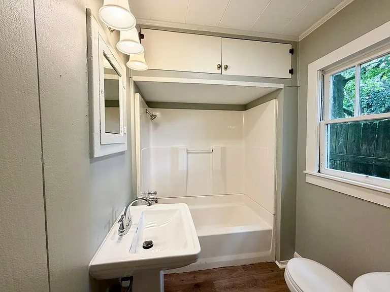 526 1/2 Evangeline Dr — Photo 6