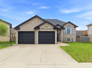 792 Oakwood Dr, Saugeen Shores, ON N0H 2C4