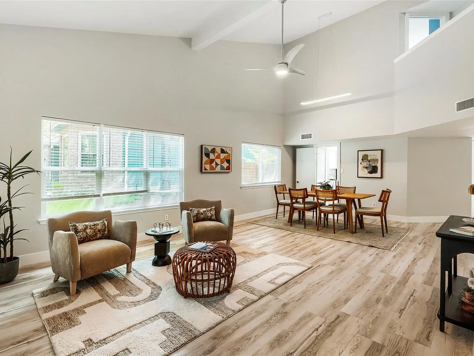 4 bed, 2.5 bath, 2359 sqft, $2,850 — Photo 2