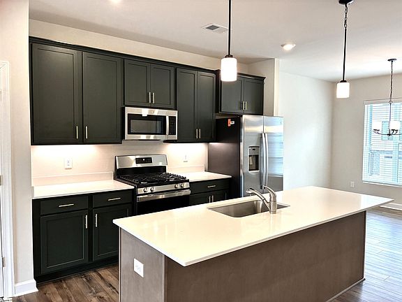 7th image of this home