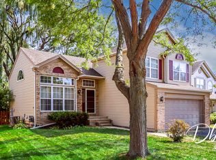 81 W Dahlia Ln, Round Lake Beach, IL