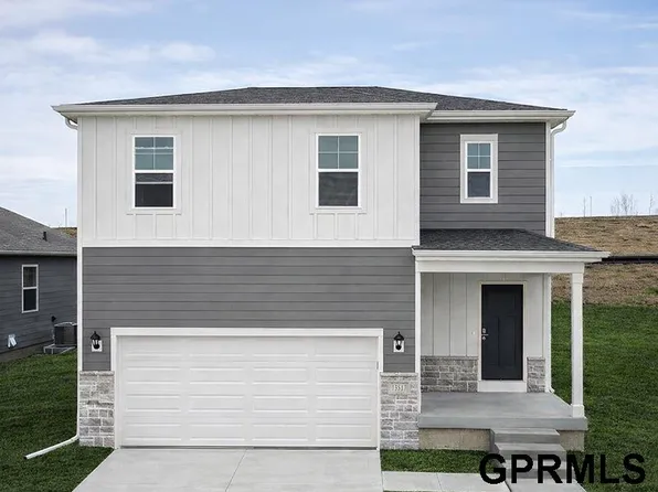 8015 N 113th Ave, Omaha, NE 68142
