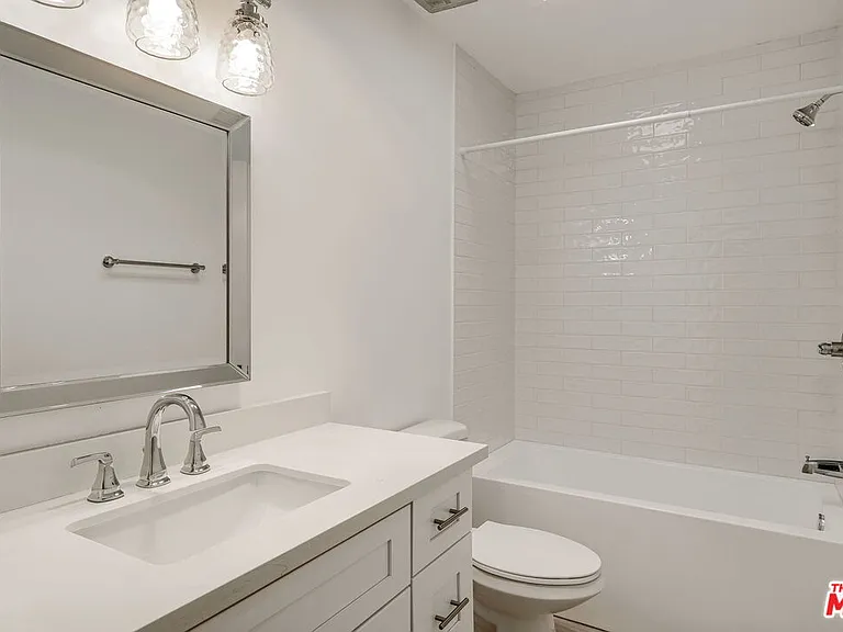 1342 Harvard St #201 — Photo 10
