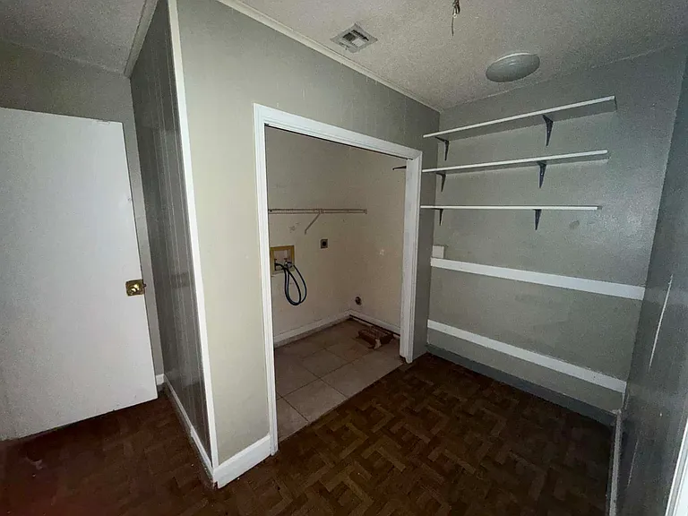 1716 Yorktowne Dr — Photo 4
