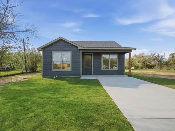 414 E Belknap St, Jacksboro, TX 76458