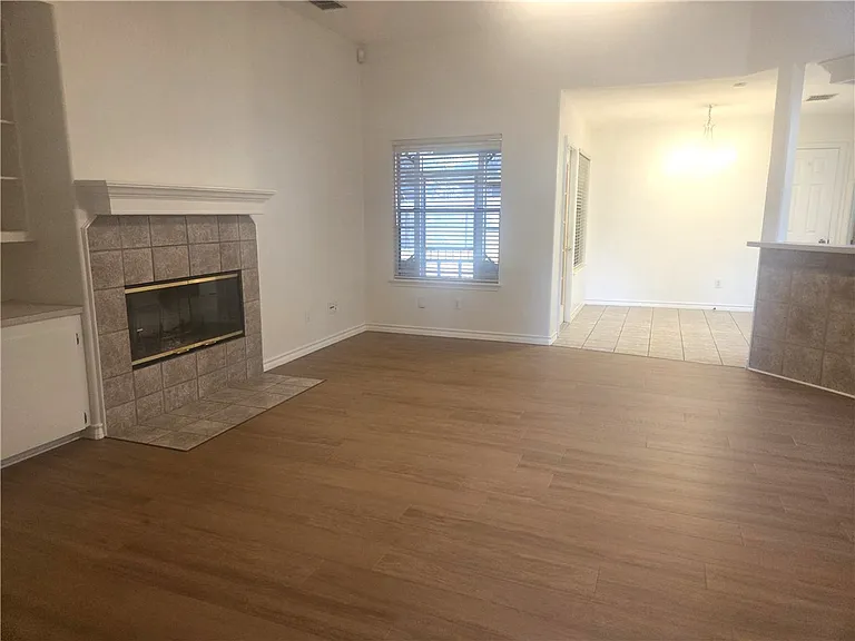6417 Bellac St — Photo 3