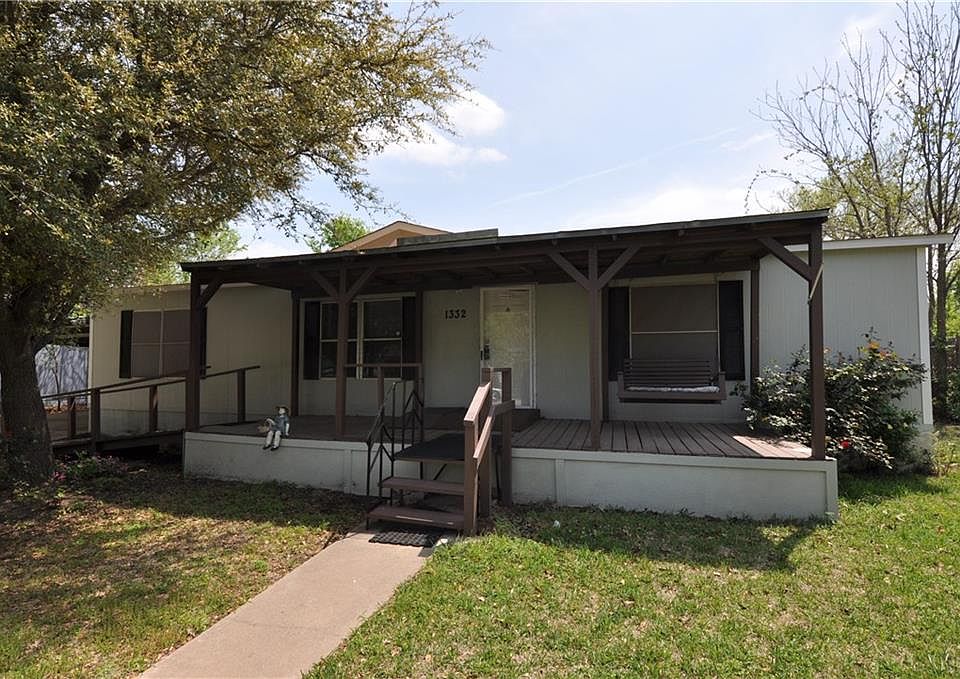 1st image of 1332 Honeysuckle Dr