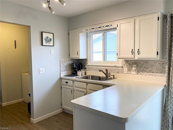 4th image of 1059 E 348th St