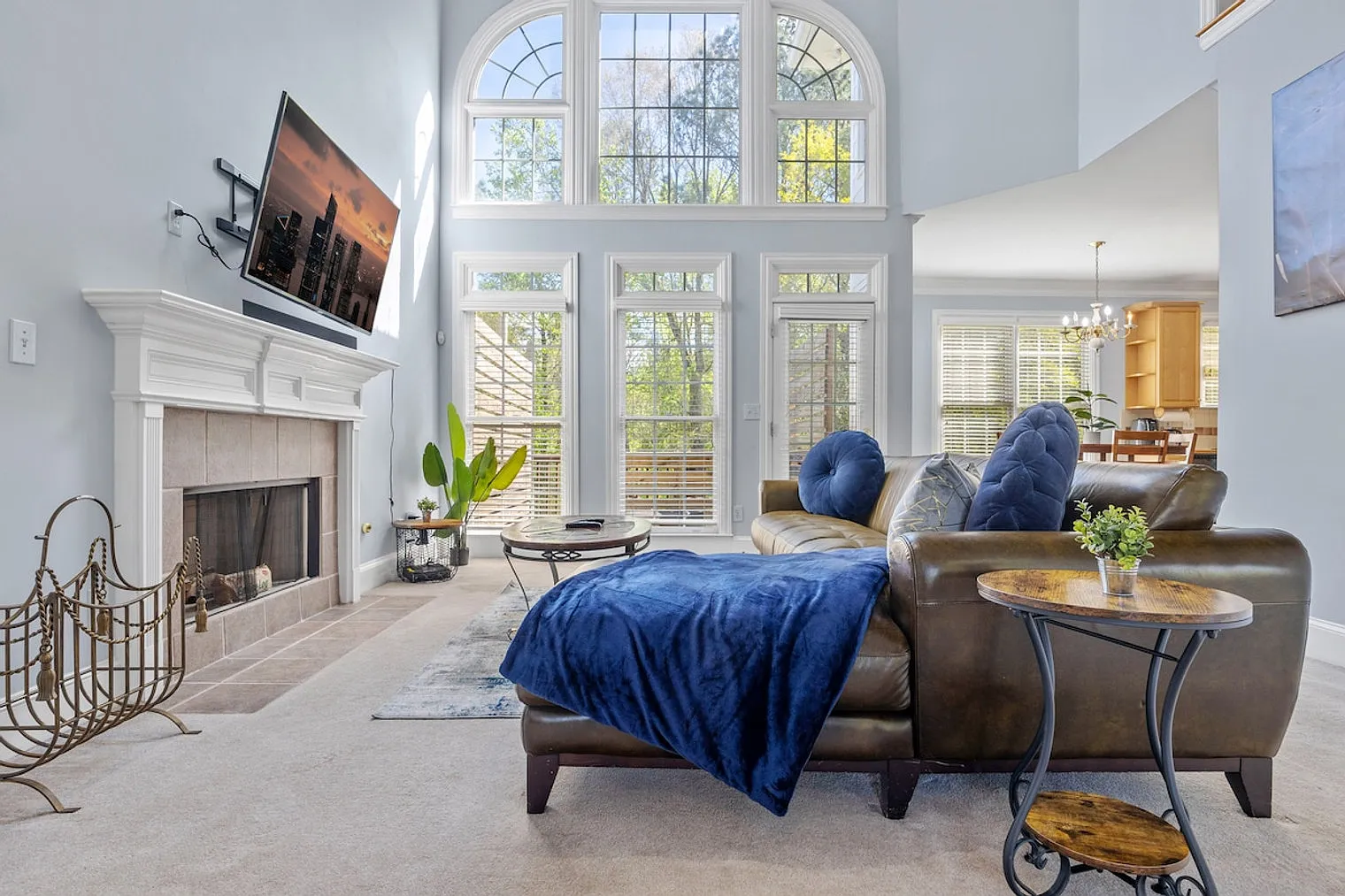 3 bed, 1.5 bath, $4,450 — Photo 1
