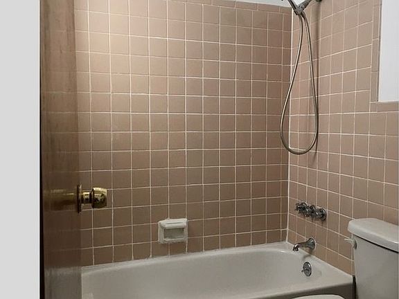 4th image of 26 Gramercy Park S APT 1A