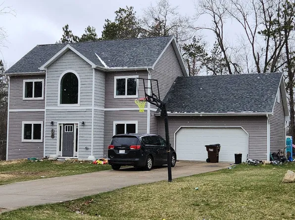 1098 Lake Marie Dr, Horton, MI 49246