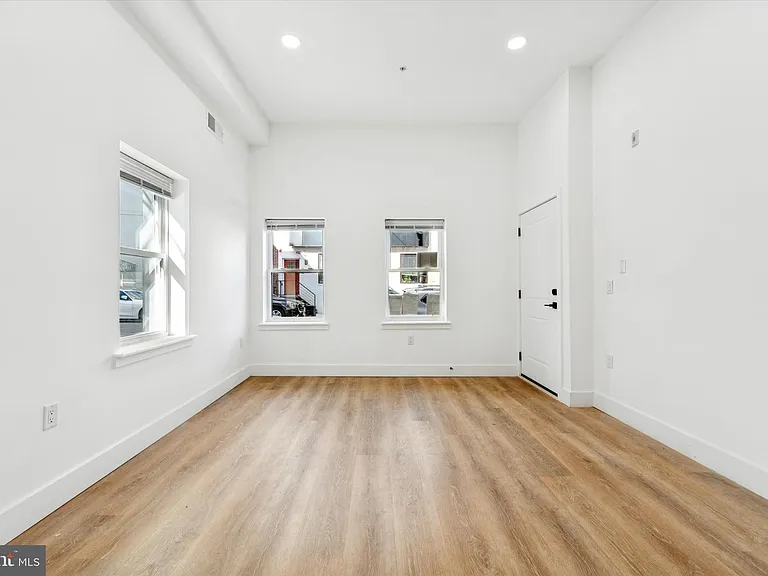 2424 W Thompson St #3 — Photo 8