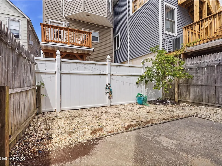 21 New St — Photo 35