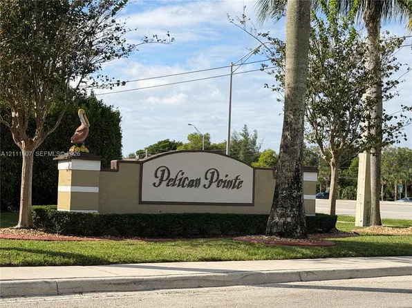 392 SW 122nd Ave, Pembroke Pines, FL 33025