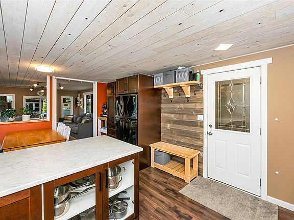 3rd image of 3560 Hallberg Rd #8