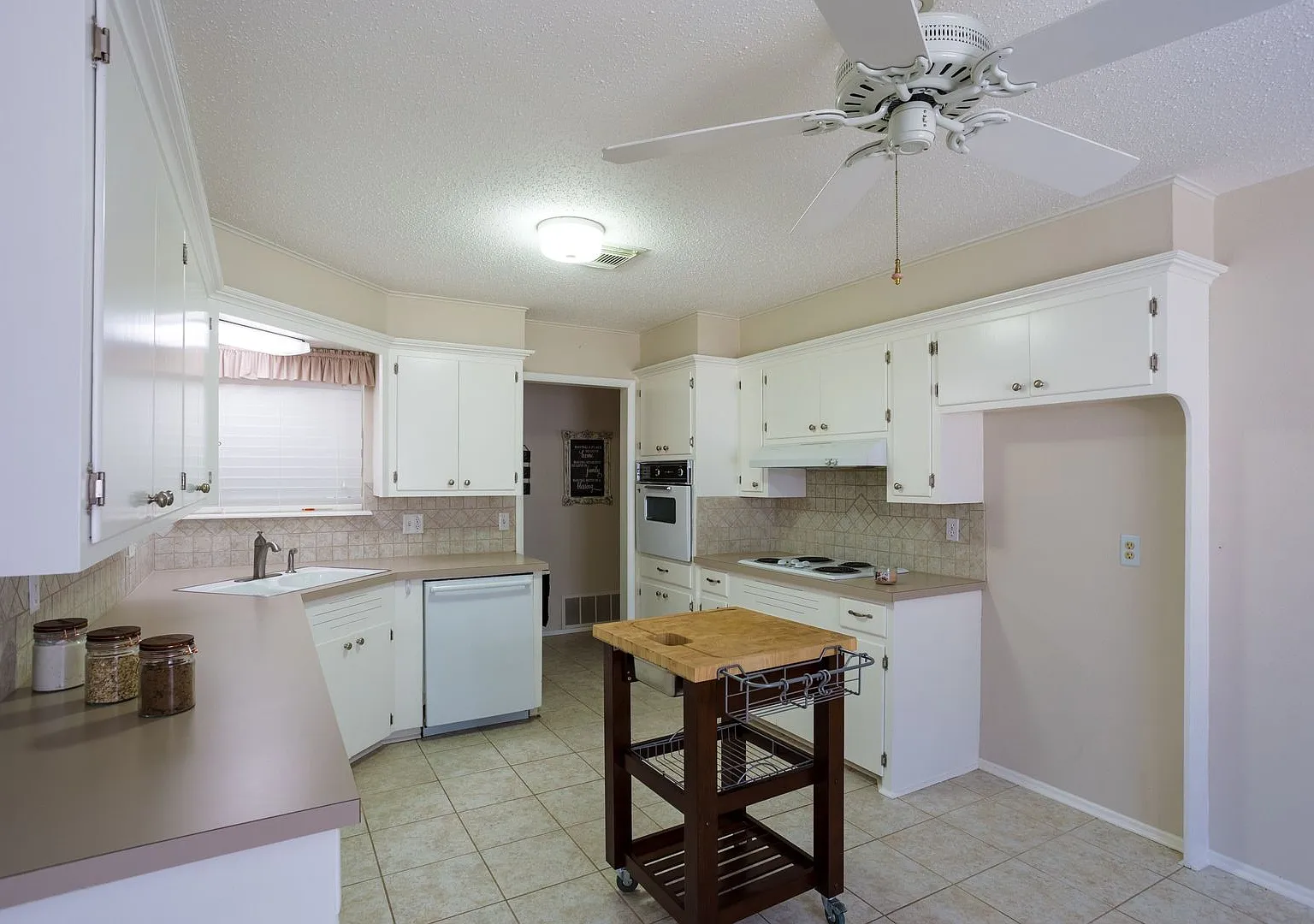 Great home in Bethany! — Photo 2