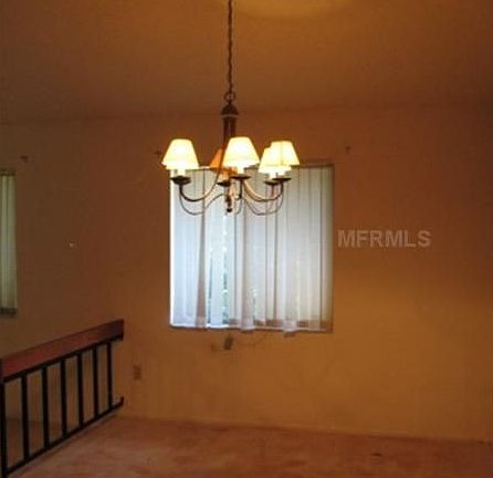 3rd image of 883 Elgin Dr