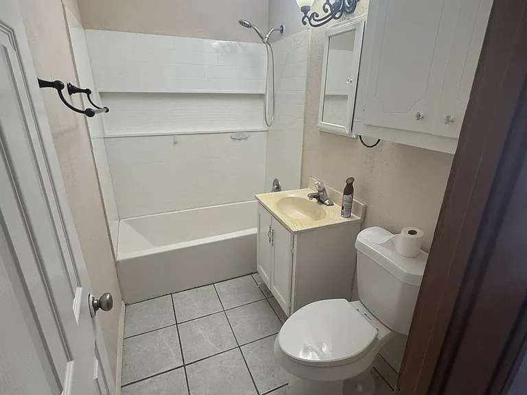 1115 Del Norte St — Photo 3