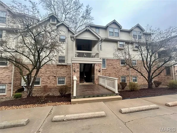 2306 Canyonlands Dr APT D, Maryland Heights, MO 63043