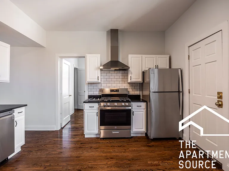 2842 W Augusta Blvd #3E — Photo 4