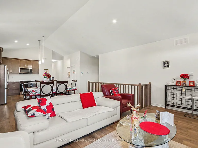 656 Bracewell St — Photo 8