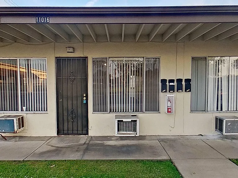 11016 Paloma Ave — Photo 11