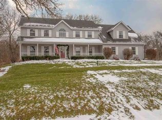 9551 N Blaine Dr, Byron, IL 61010