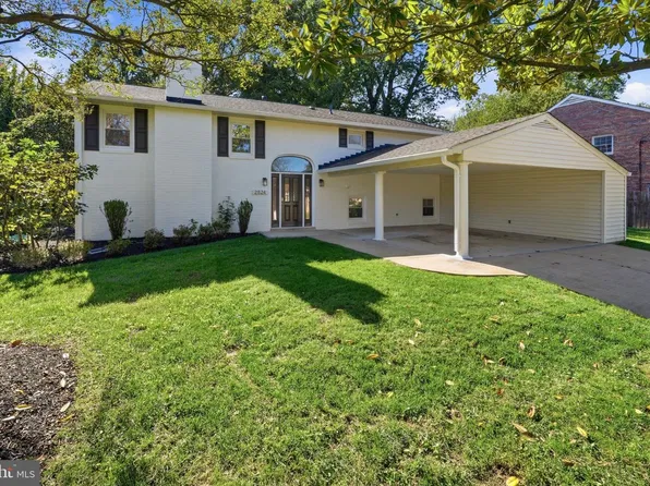 2824 Elsmore St, Fairfax, VA 22031