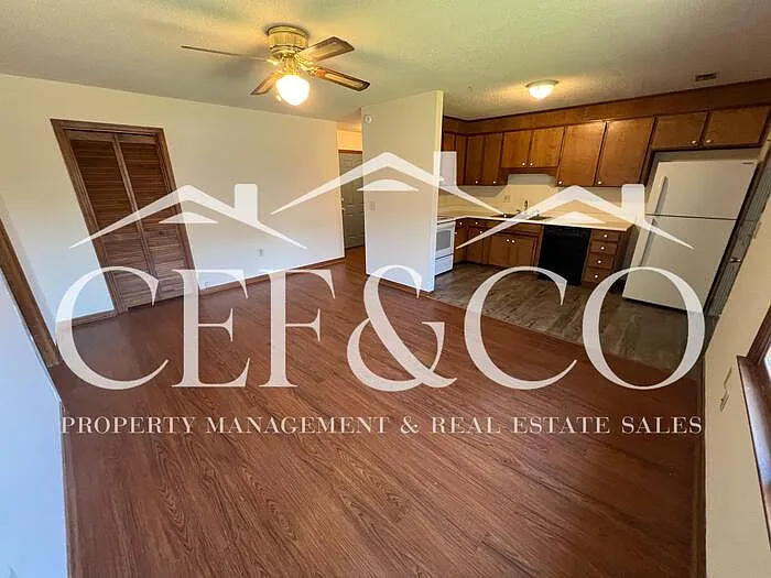 123 Lacey Ln — Photo 4