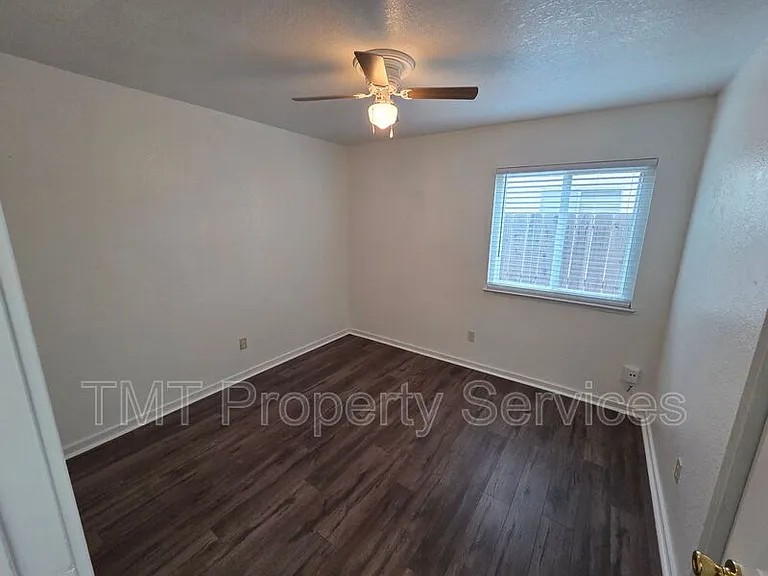 2234 Wall St — Photo 25