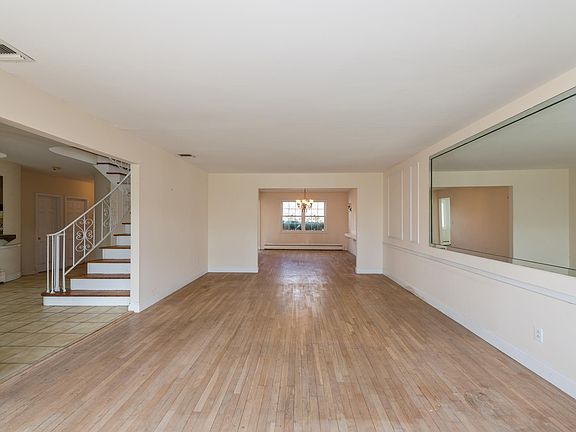 5th image of 68 Reynolds Dr