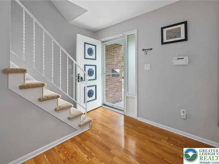 1527 Shipman St — Photo 2