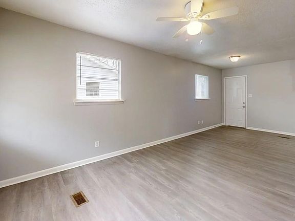 3rd image of 7307 Knollwood Rd