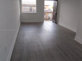 5441 W 24th Ave, Hialeah, FL