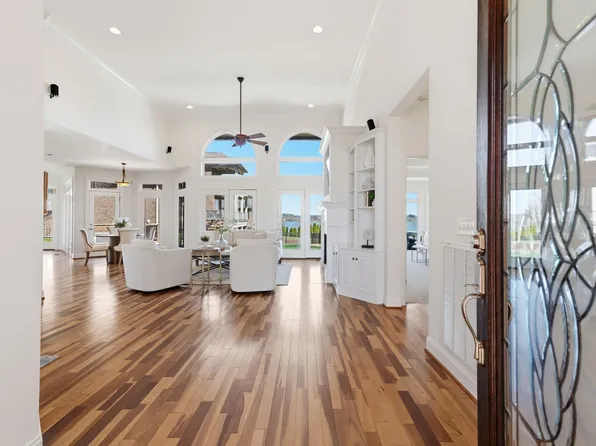 3025 Lakeshore Dr, Old Hickory, TN 37138