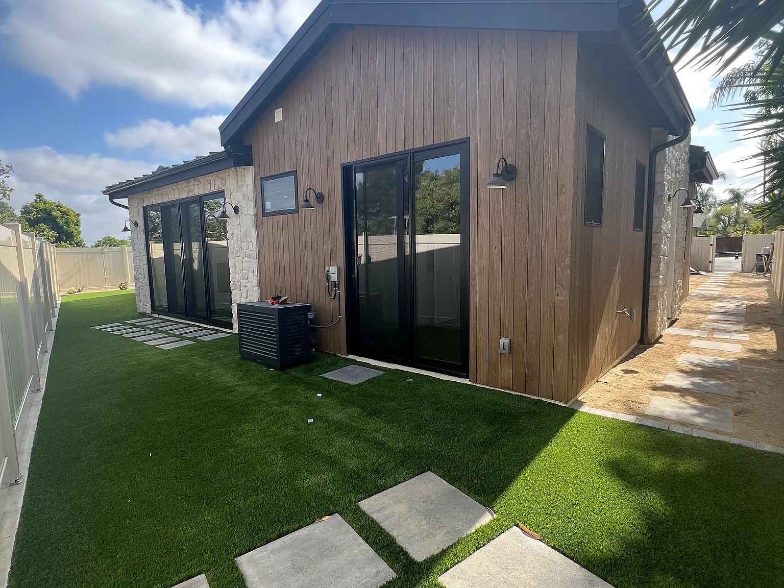 892 Vale View Dr — Photo 4