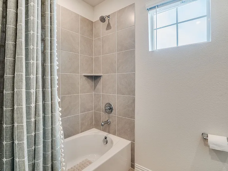 2401 Linto St — Photo 22