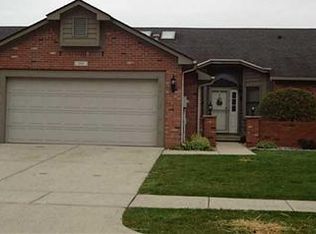 1338 Country Creek Cir, Shelbyville, IN 46176