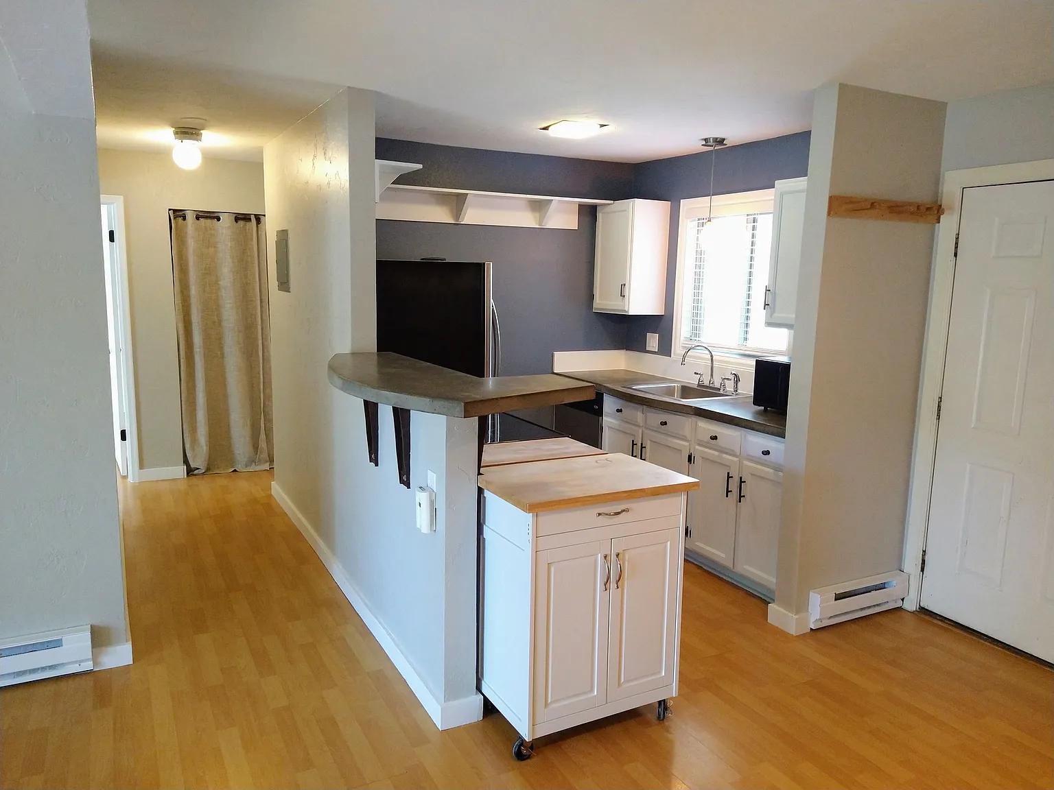 2 bed, 900 sqft, $2,900 — Photo 2