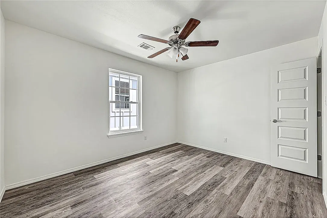 4 bed, 2019 sqft, $2,000 — Photo 1