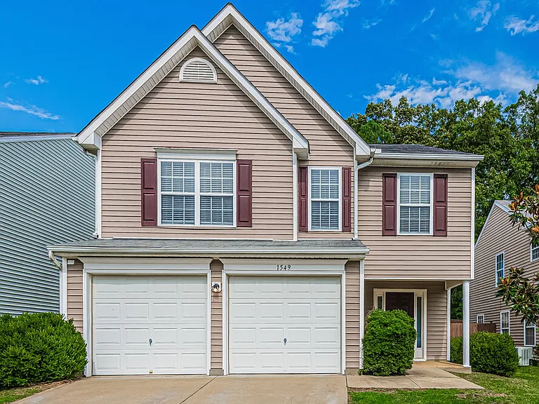 1549 Pebble Ridge Dr — Photo 1