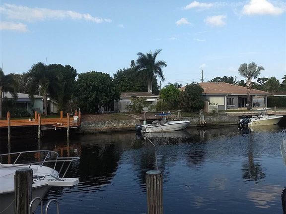 3rd image of 1610 SW 24th Avenue