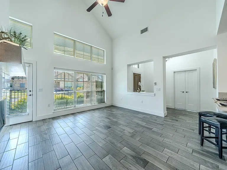 4050 Pequin Dr — Photo 9