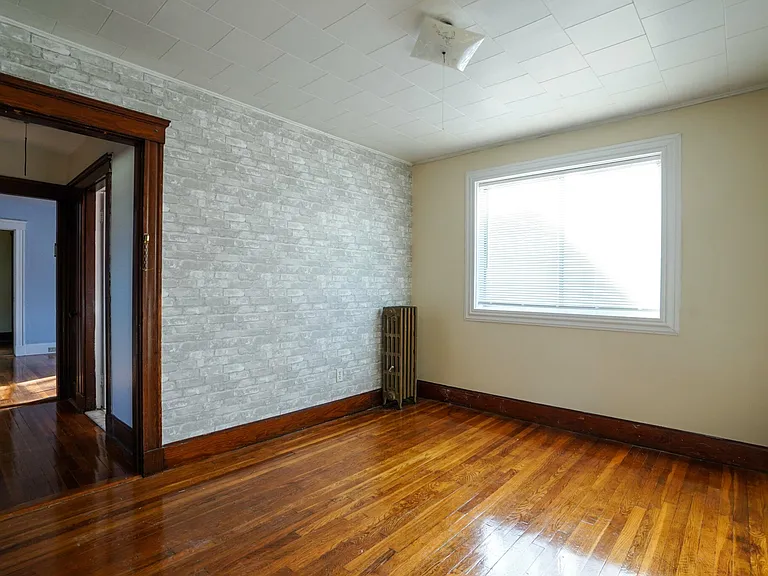 98 Beechcroft St #2 — Photo 15